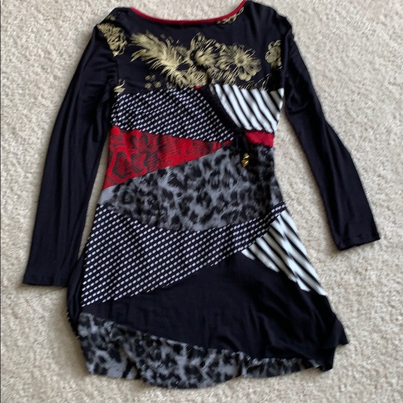 Top - Picture 2 of 2